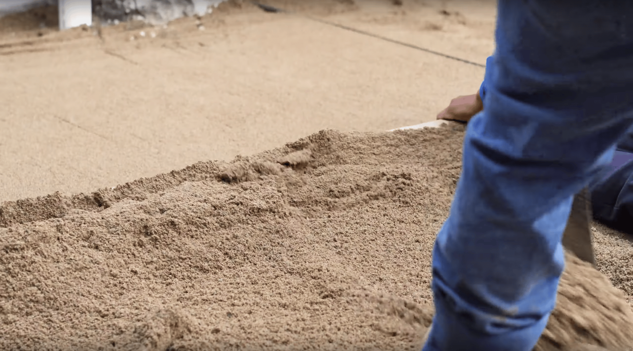 how to screed bedding sand