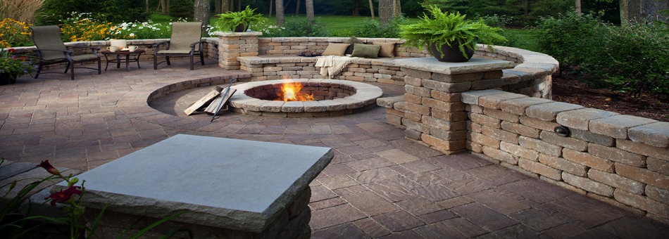 Spruce up your Outdoor Paving Stone Patio for the Holidays