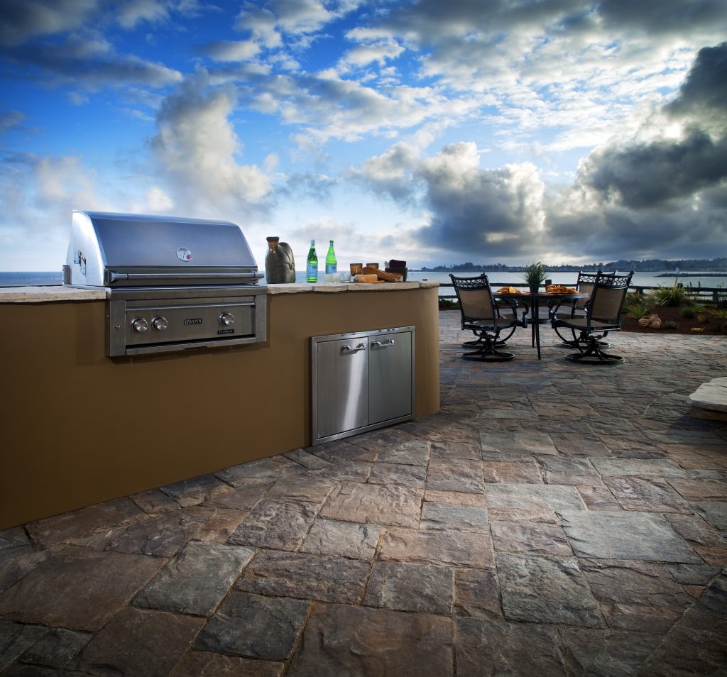 price of outdoor kitchen 