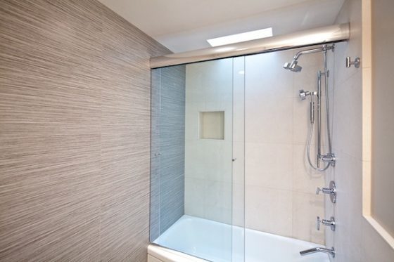 Cleaning Bathrooms the Natural Way
