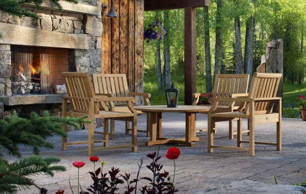 How to clean wood patio furniture