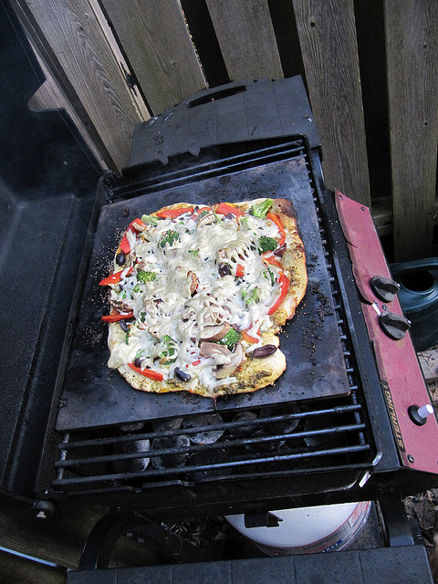 grilling tools pizza stone