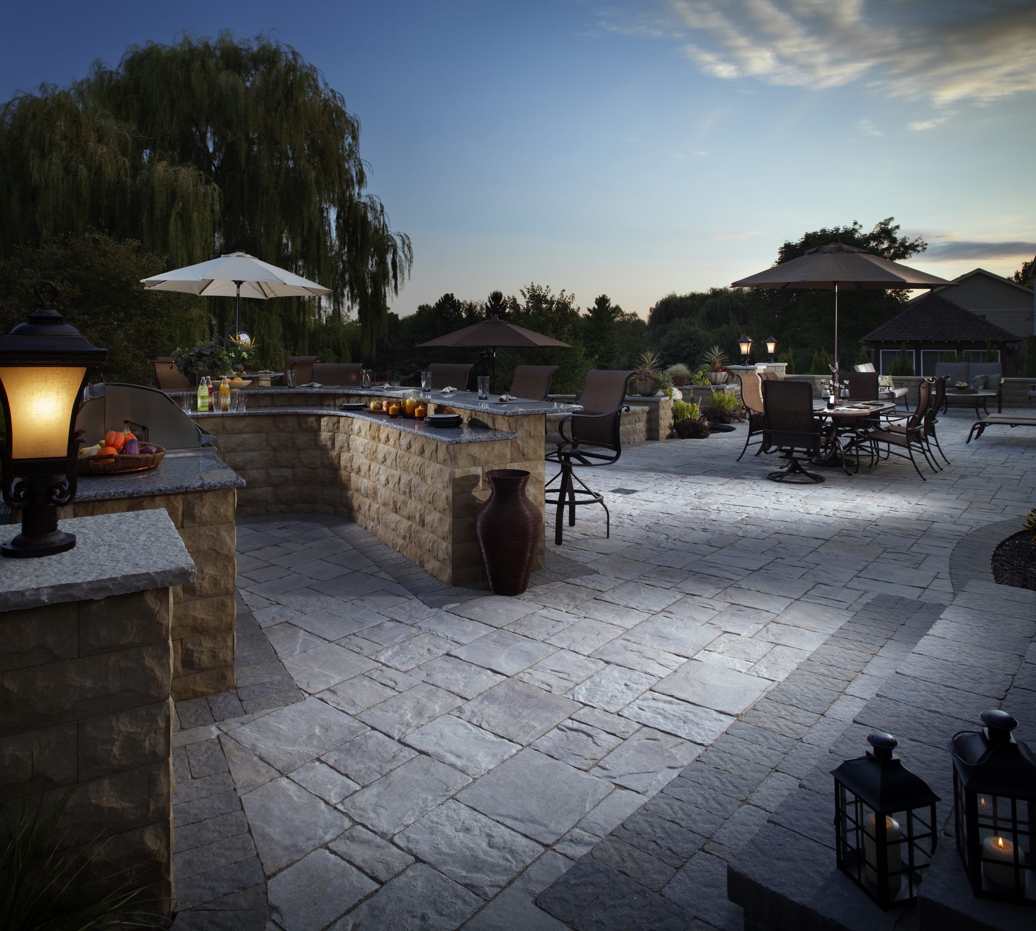 outdoor kitchen cleaning