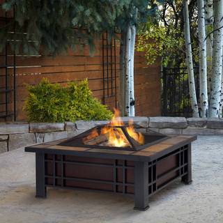 Winter Outdoor Entertaining Tips: Keeping Your Guests Warm 