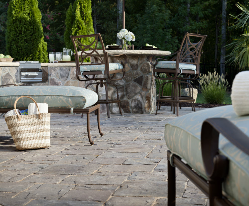 Choosing the best paver color for your house