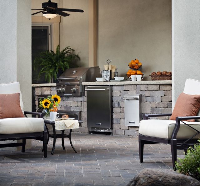Outdoor Kitchen