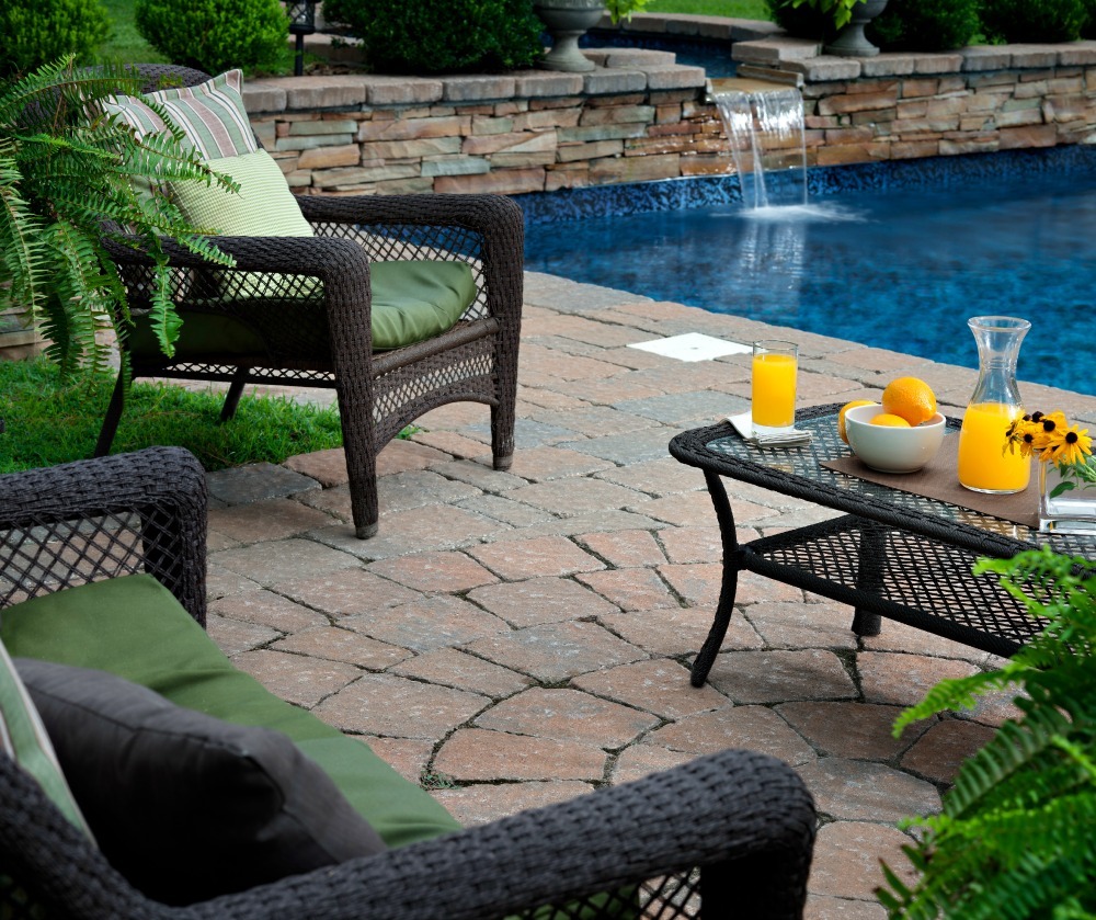 How to make your backyard feel like a resort