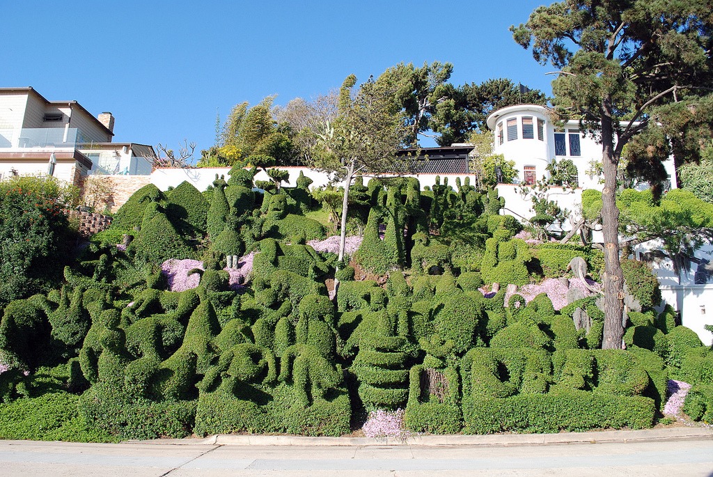 The house in Mission Hills famous for its topiaries