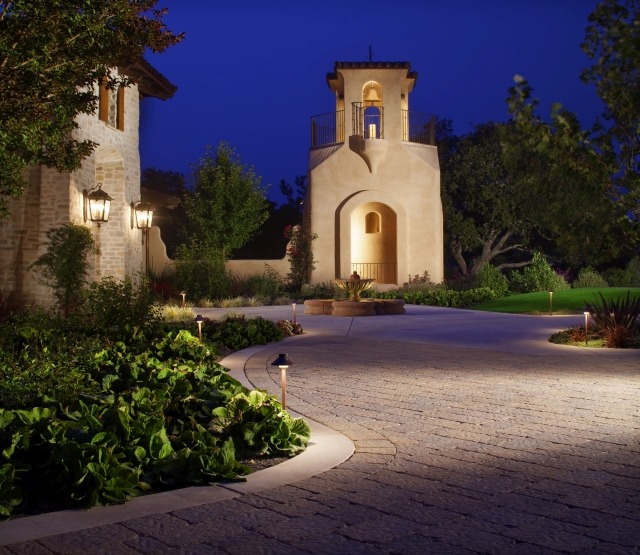 Paving Stone Driveway with Border