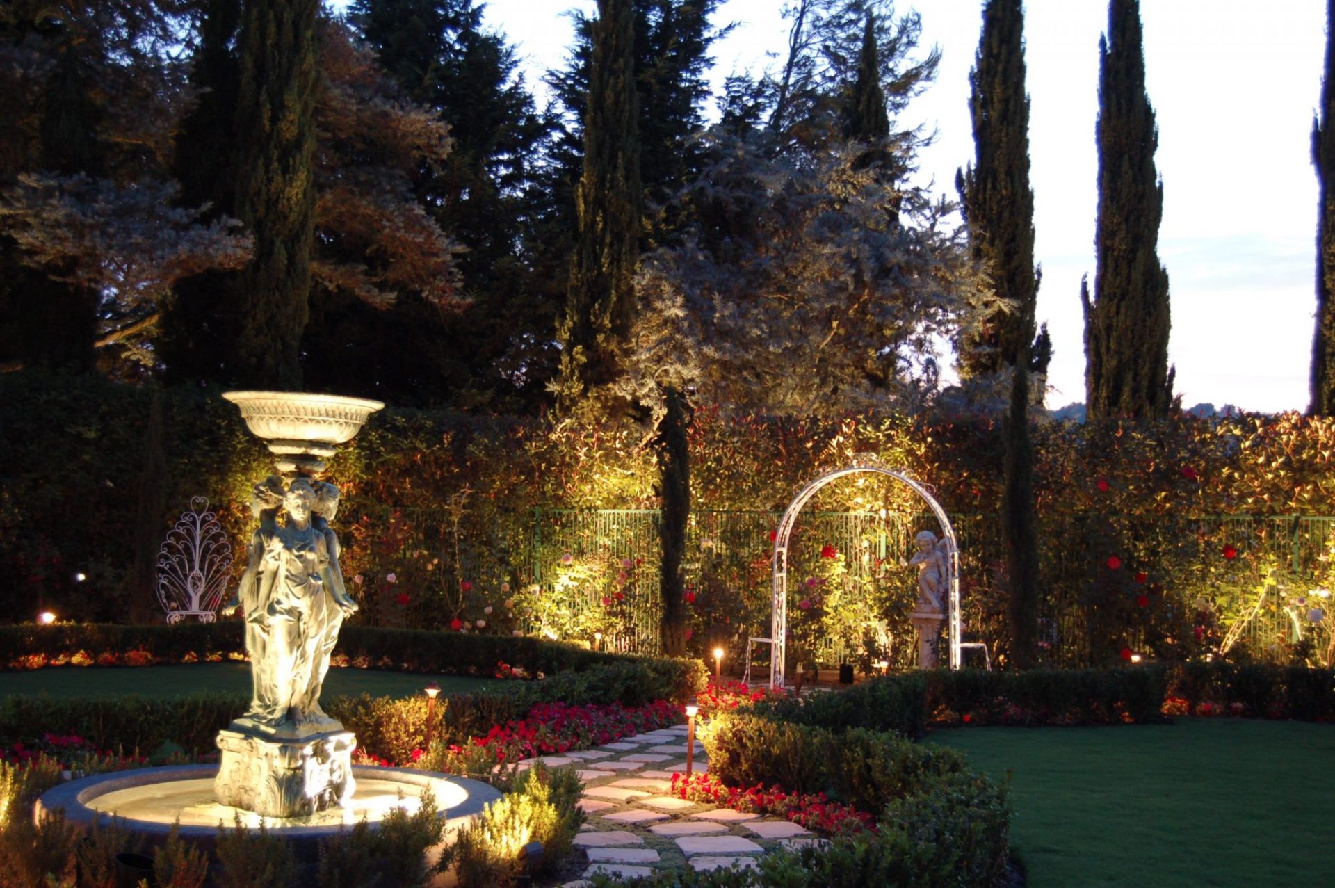 5 Pathway Lighting Tips + Ideas (Walkway Lights Guide) InstallItDirect