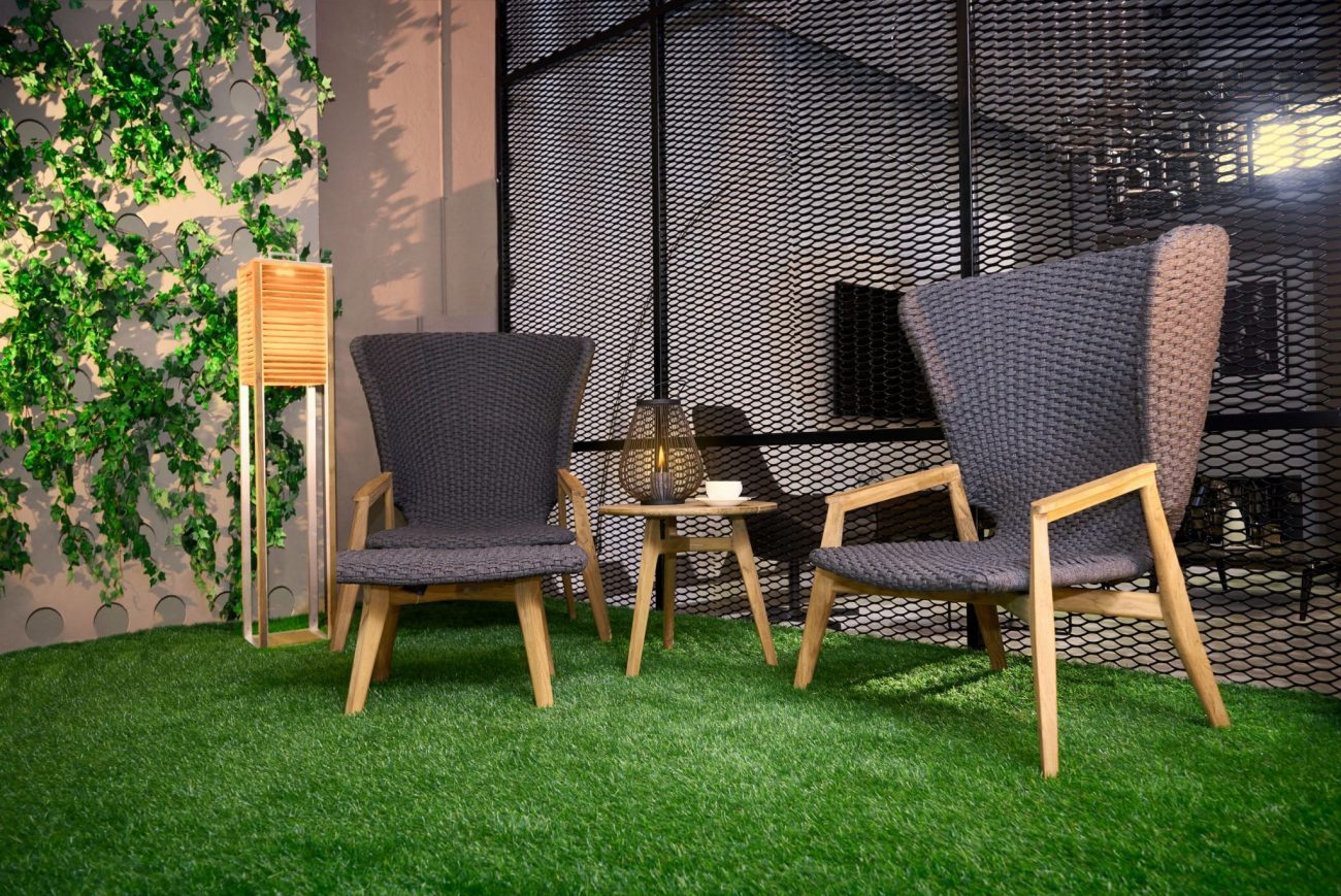 Does Artificial Grass Feel Like Real Grass? InstallItDirect