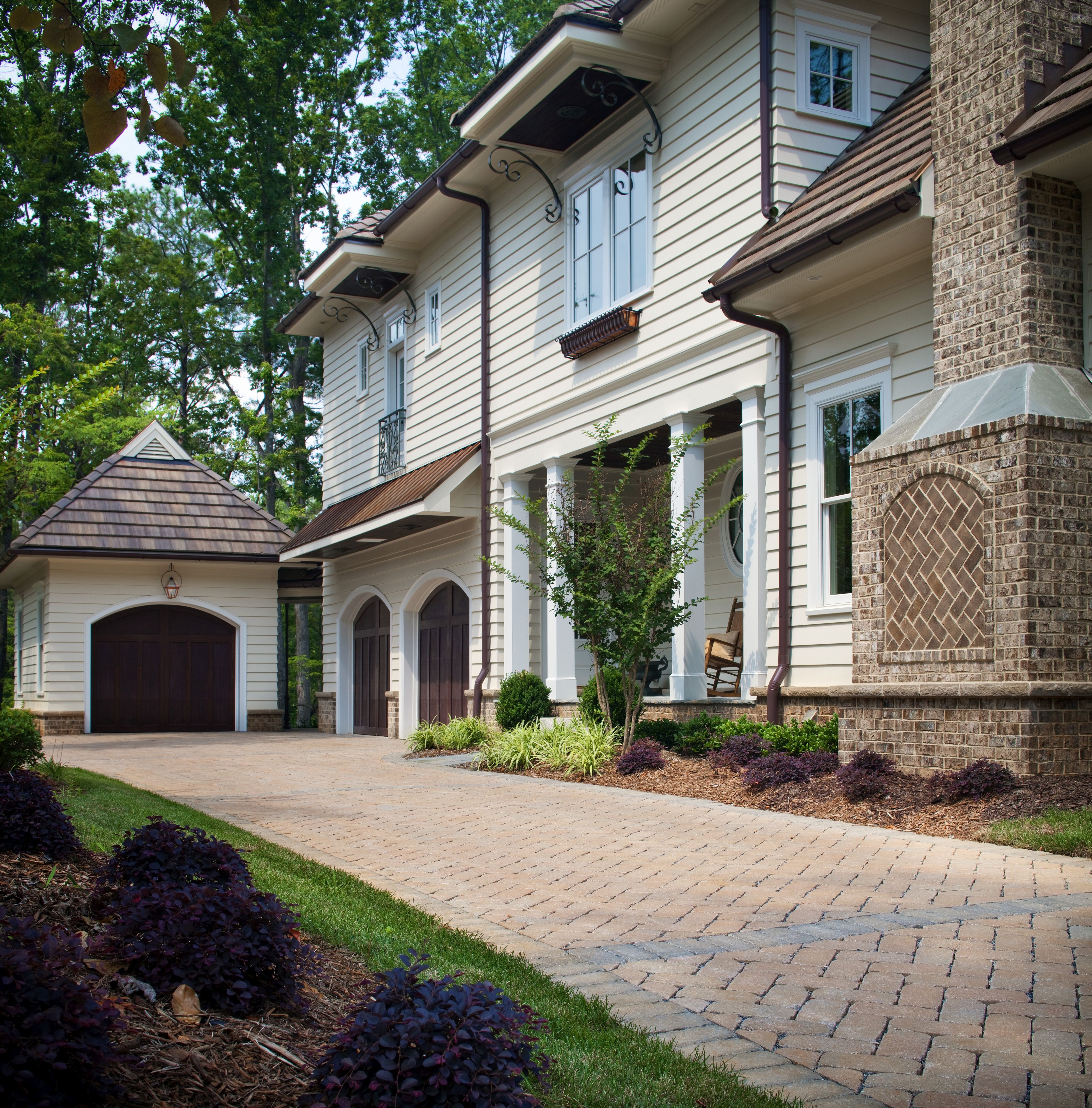 How To Remove Oil Stains From Concrete Pavers Step By Guide Paving Stone Driveway