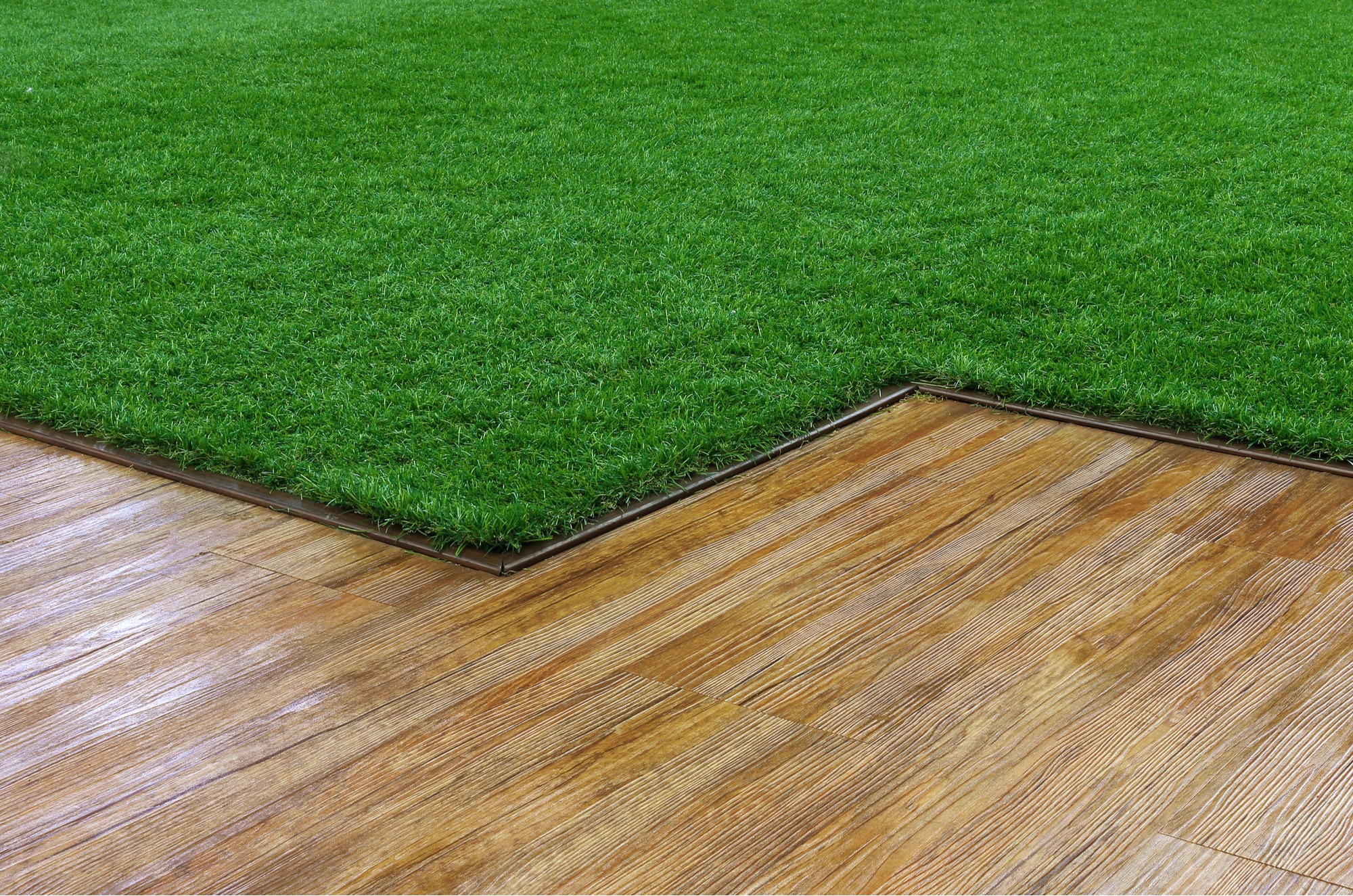 How to Prepare Your Artificial Grass Lawn for Winter (Guide) INSTALL