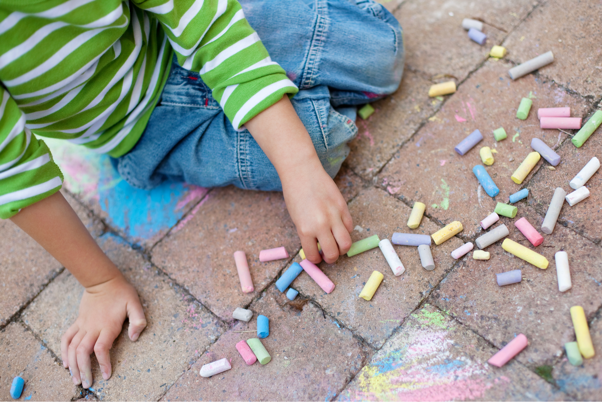 How To Remove Sidewalk Chalk Crayon Marks From Pavers Guide Install It Direct