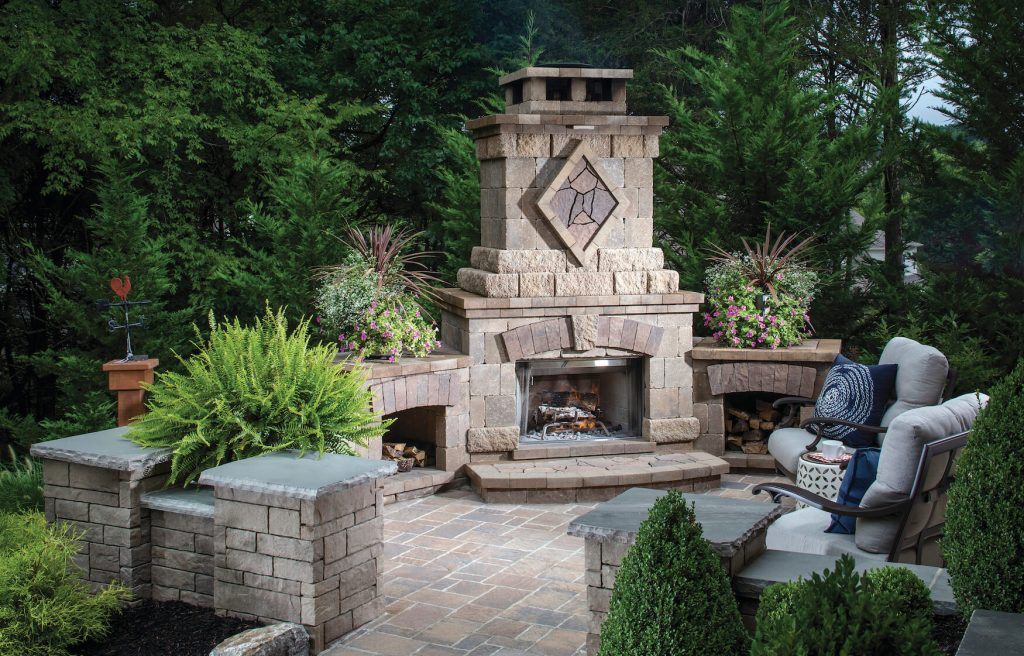 outdoor-fireplaces-hero