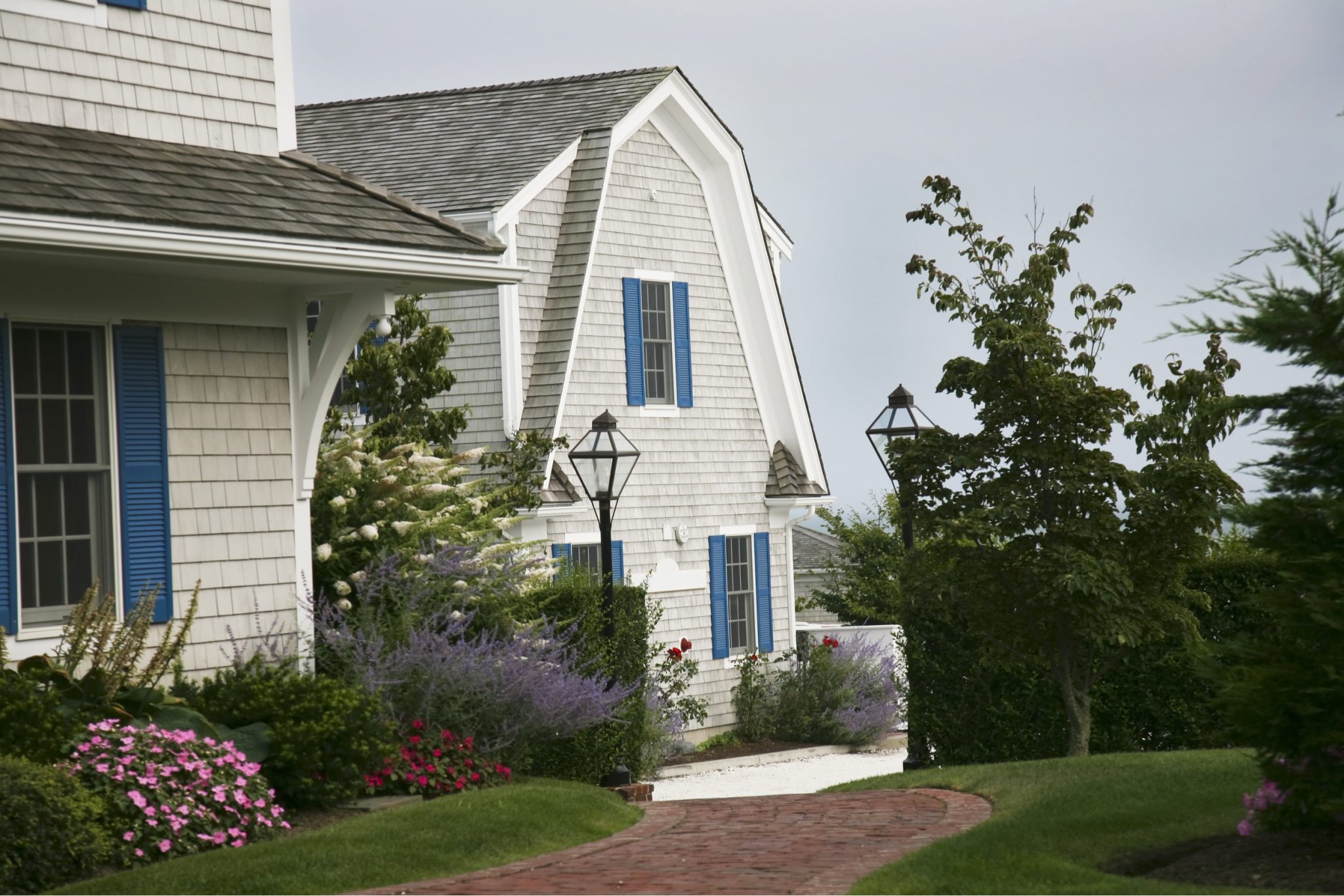 Cape Cod Style Home Driveway Designs