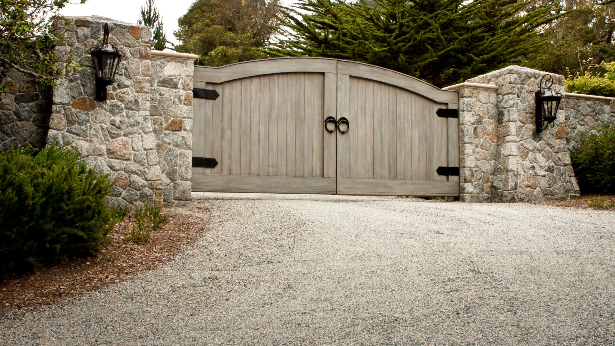 Driveway Designs for French Style Homes Gravel