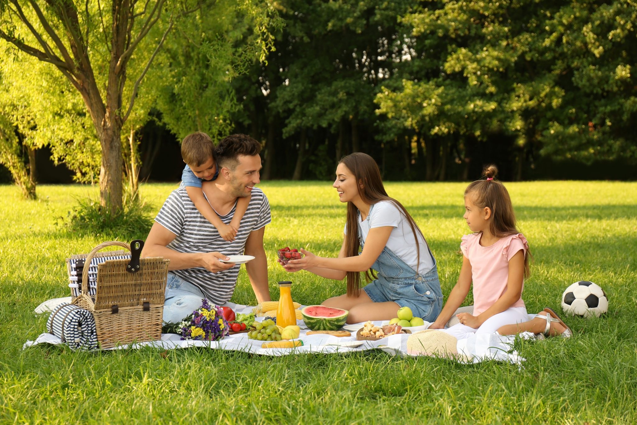 How to Pack Picnic Basket