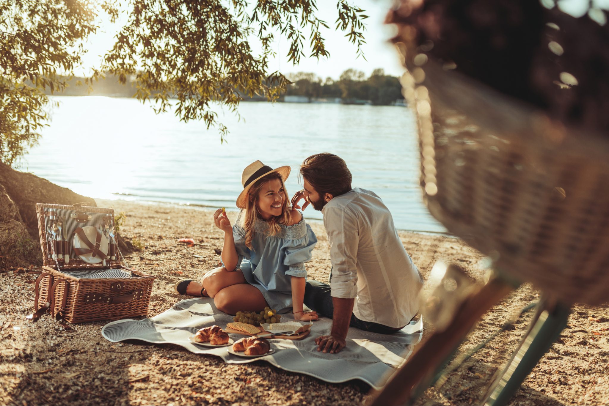 How to Pack a Picnic Basket
