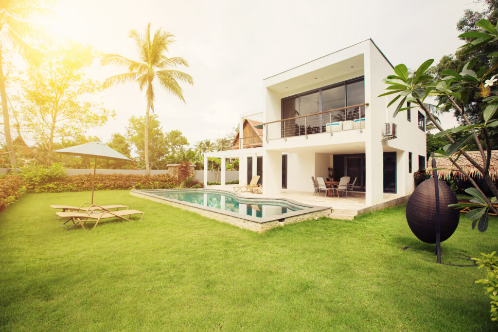 House with Pool and Yard