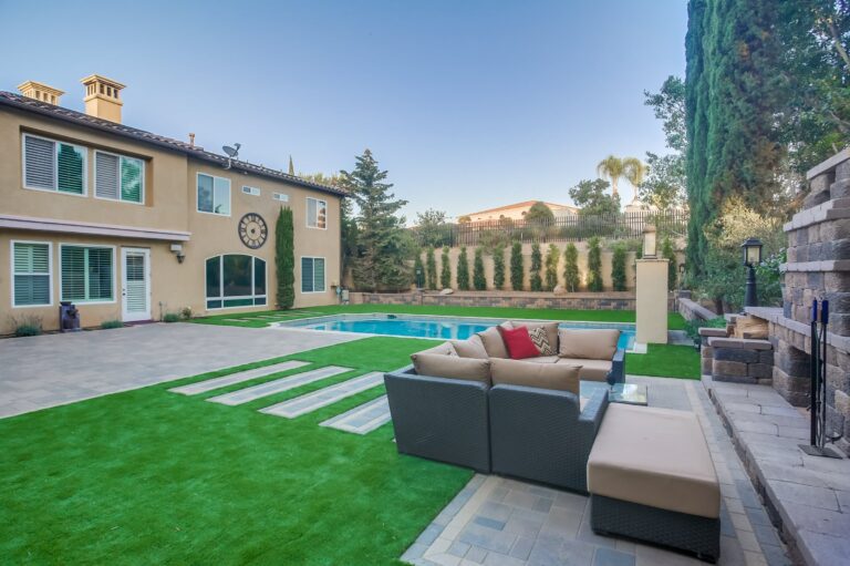 Patio lounge facing the pool.