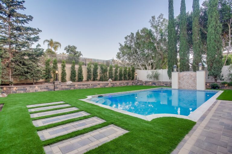 Pool corner with stepping stones.